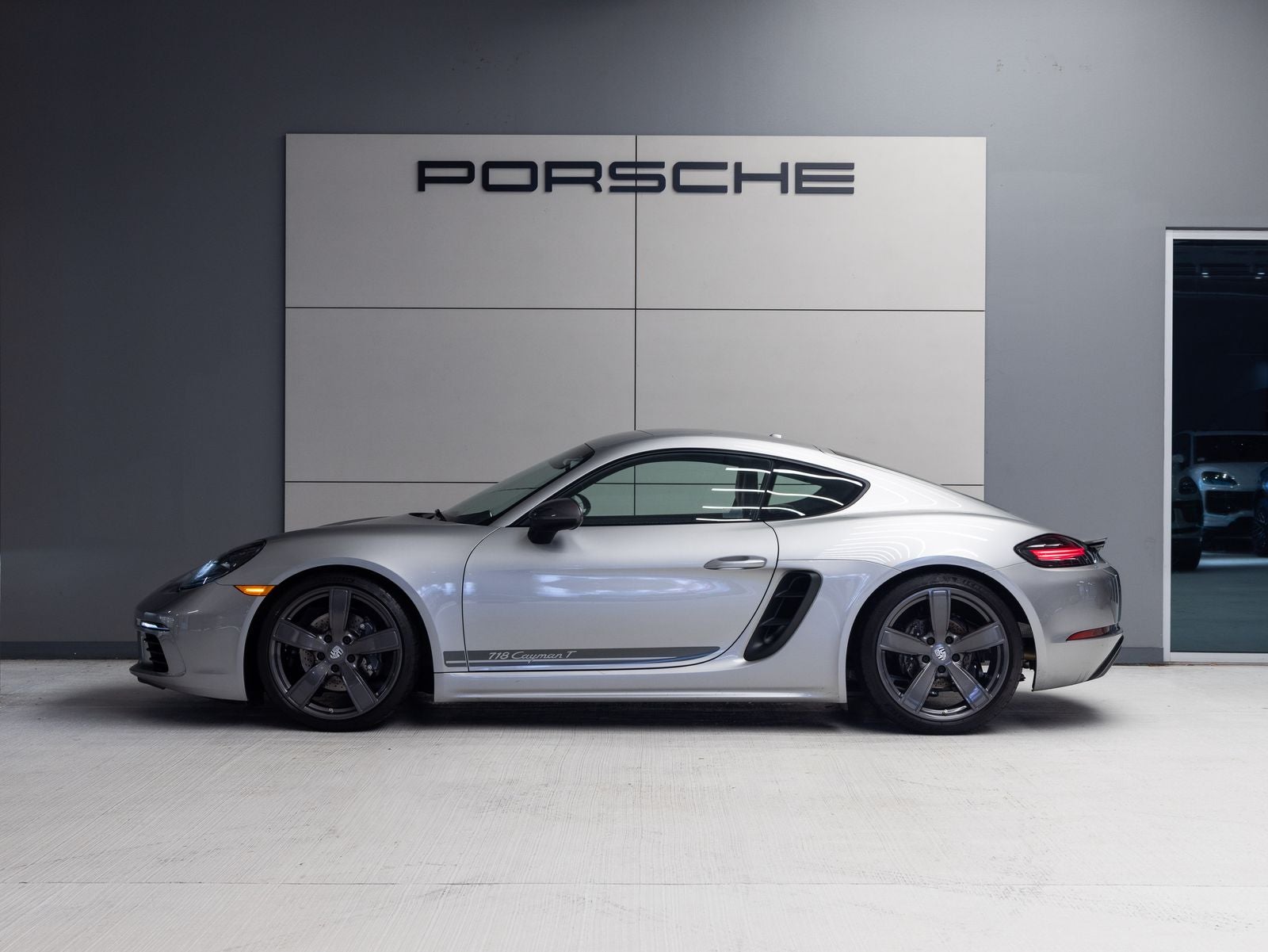 2022 Porsche 718 718 Cayman T