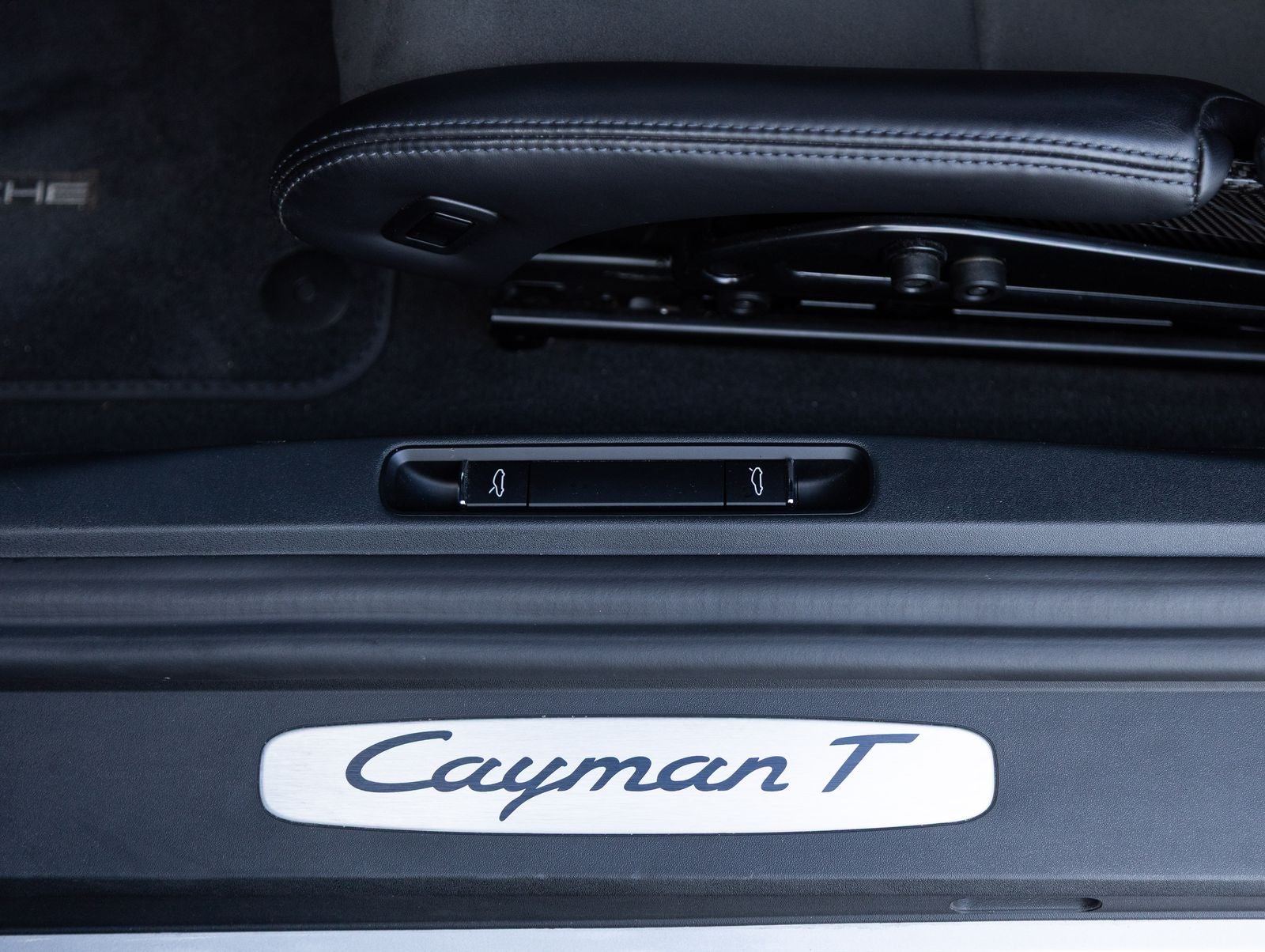 2022 Porsche 718 718 Cayman T