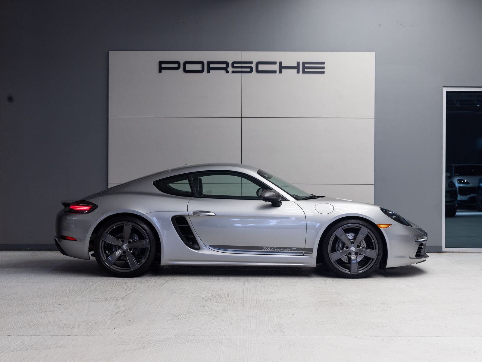 2022 Porsche 718 718 Cayman T