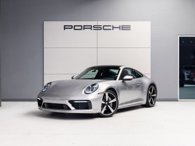 2022 Porsche 911 Carrera
