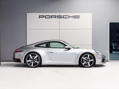 2022 Porsche 911 Carrera