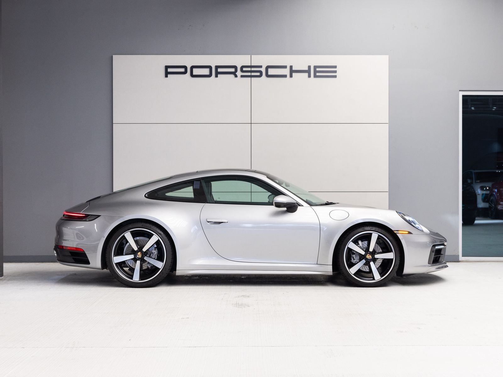 2022 Porsche 911 Carrera