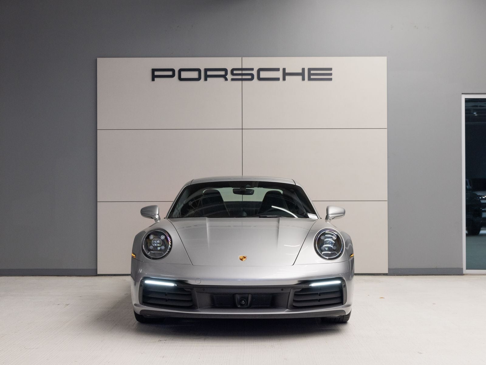 2020 Porsche 911 Carrera