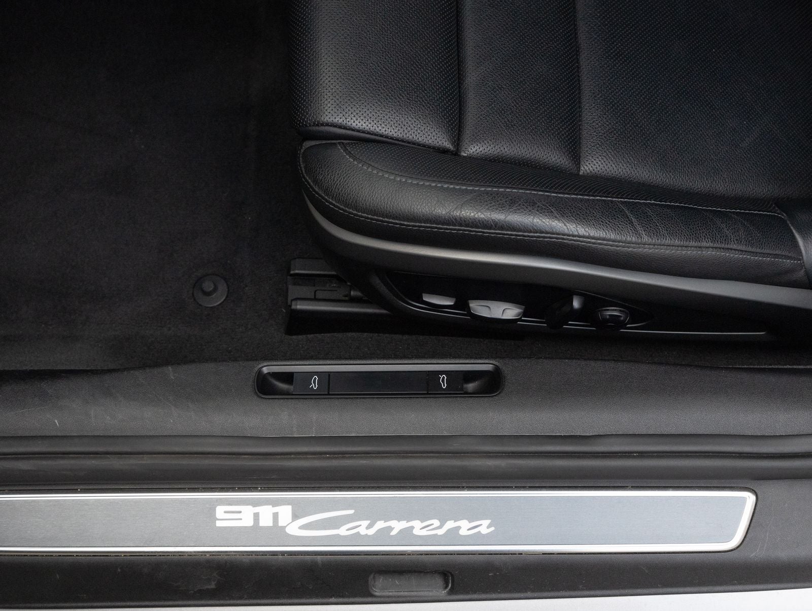 2020 Porsche 911 Carrera