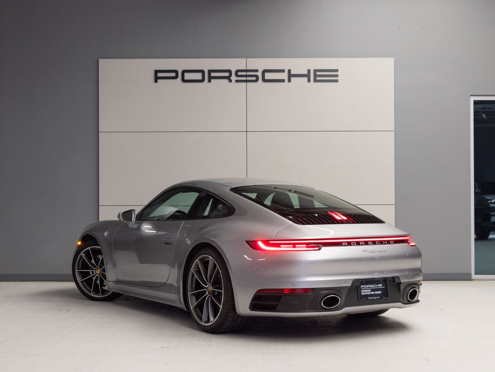 2020 Porsche 911 Carrera