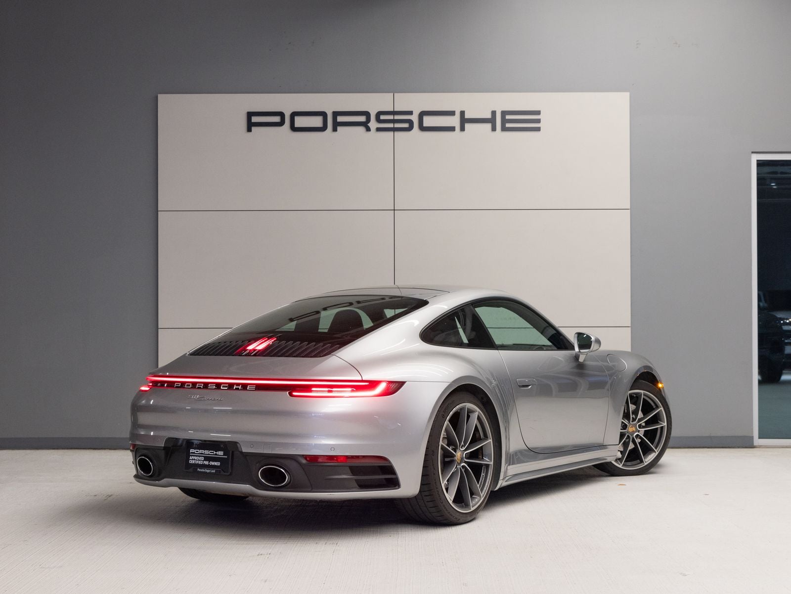 2020 Porsche 911 Carrera