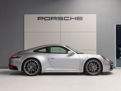 2020 Porsche 911 Carrera