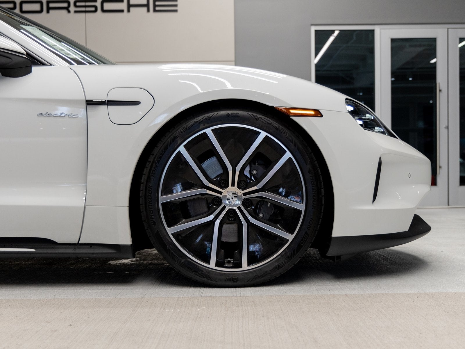 2025 Porsche Taycan Taycan