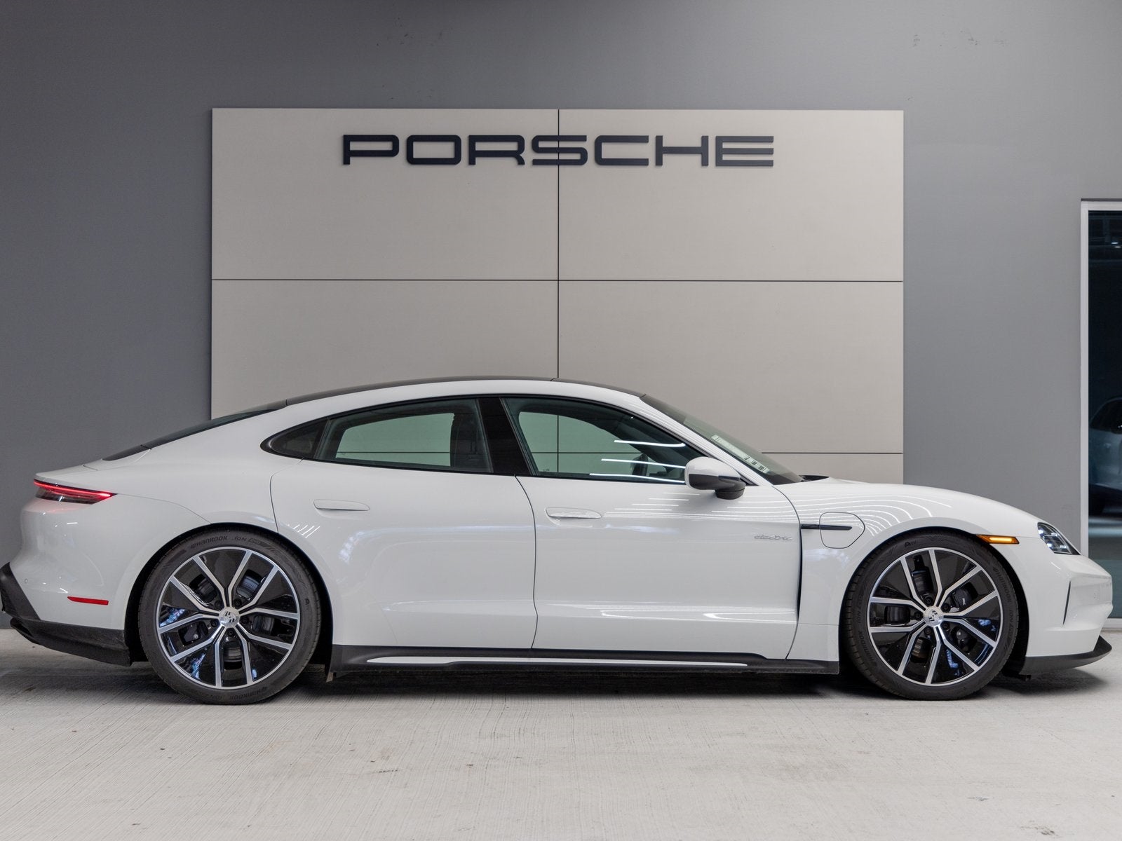 2025 Porsche Taycan Taycan