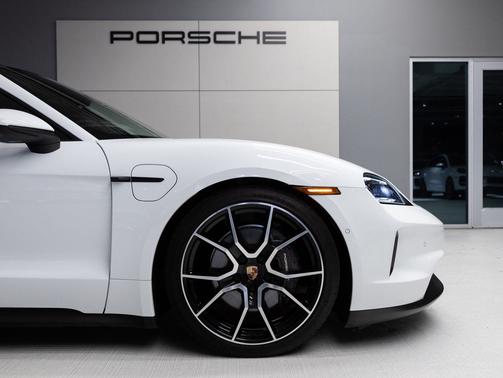 2025 Porsche Taycan Taycan