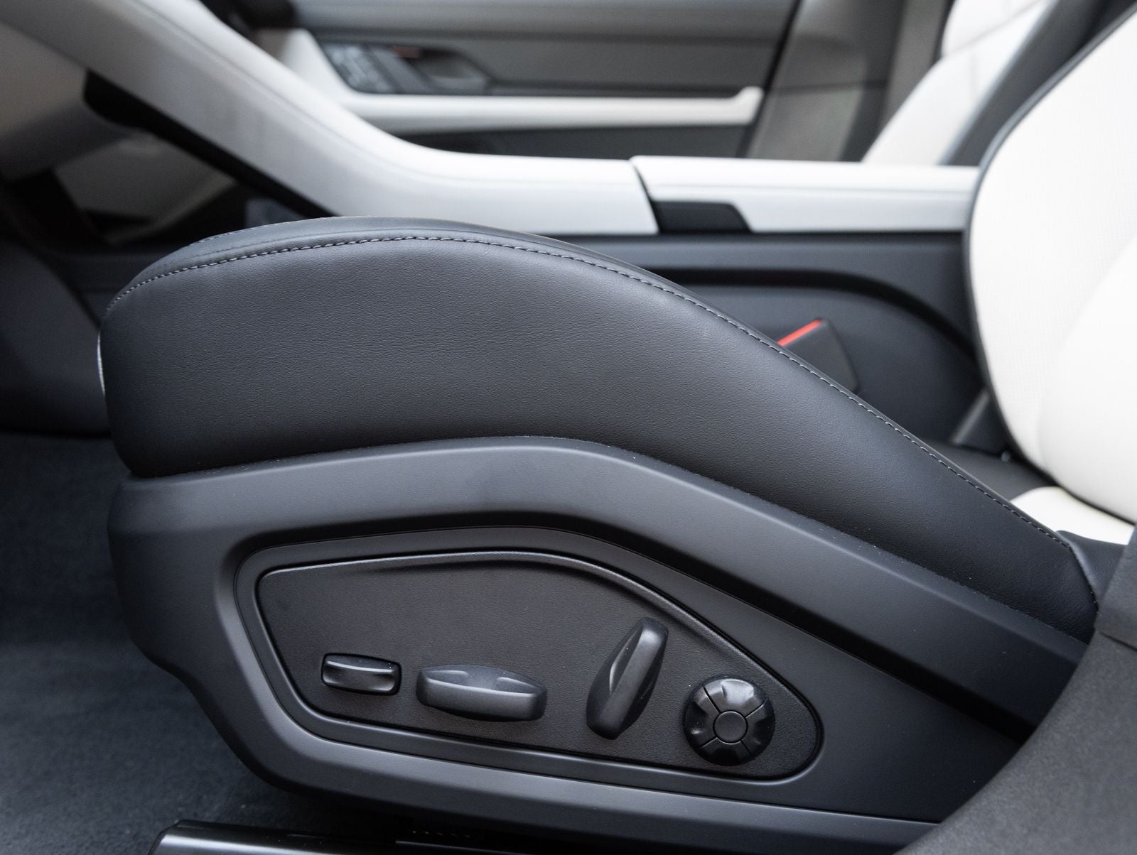 2026 Porsche Taycan 4 Black Edition