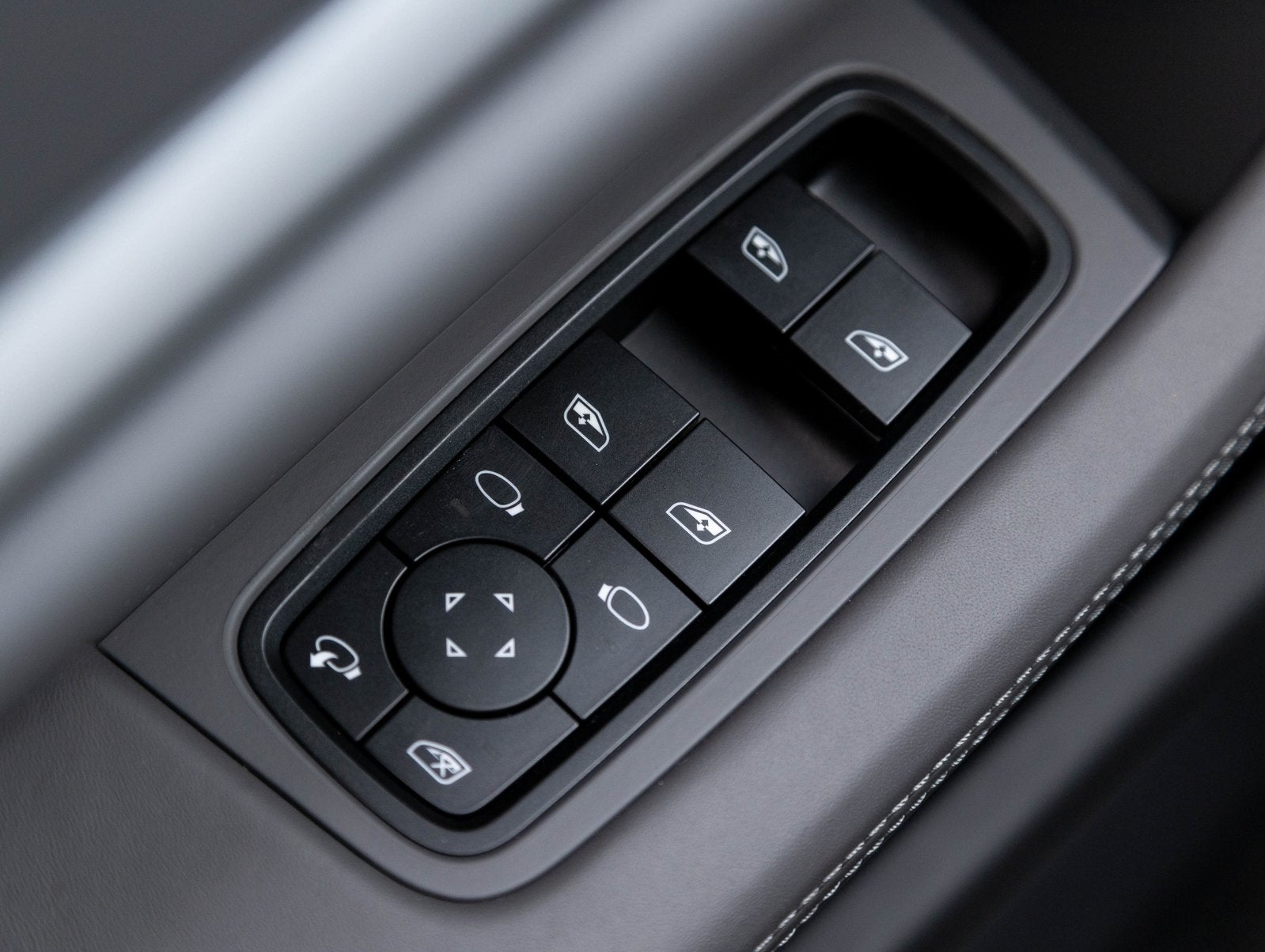 2025 Porsche Taycan Taycan 4