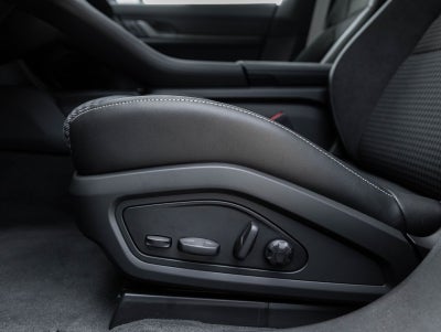 2025 Porsche Taycan Taycan 4