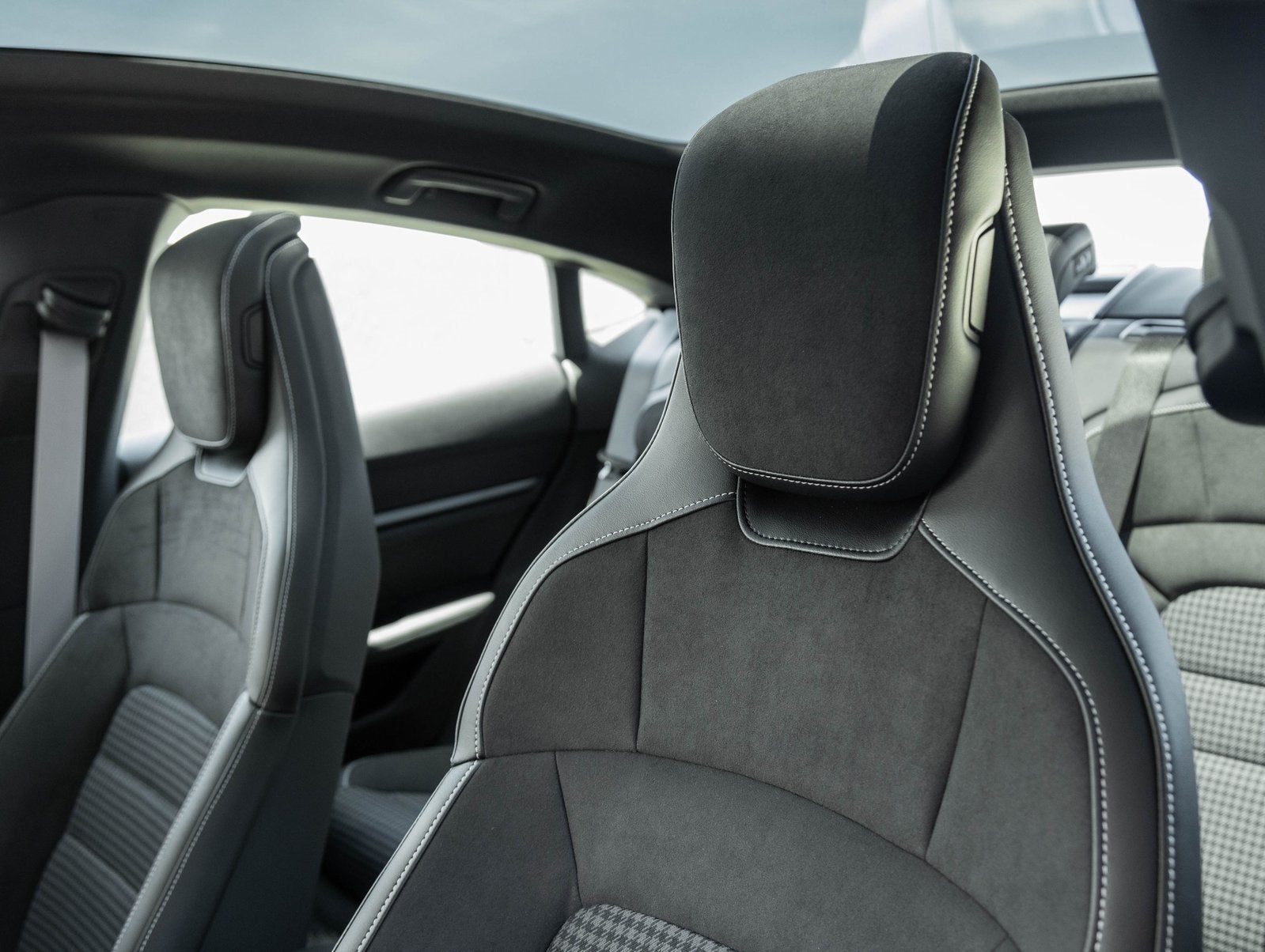 2025 Porsche Taycan Taycan 4