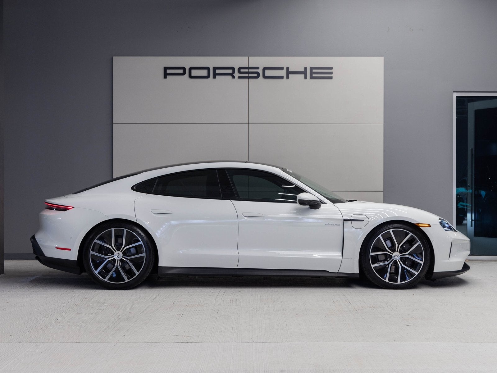 2025 Porsche Taycan Taycan 4