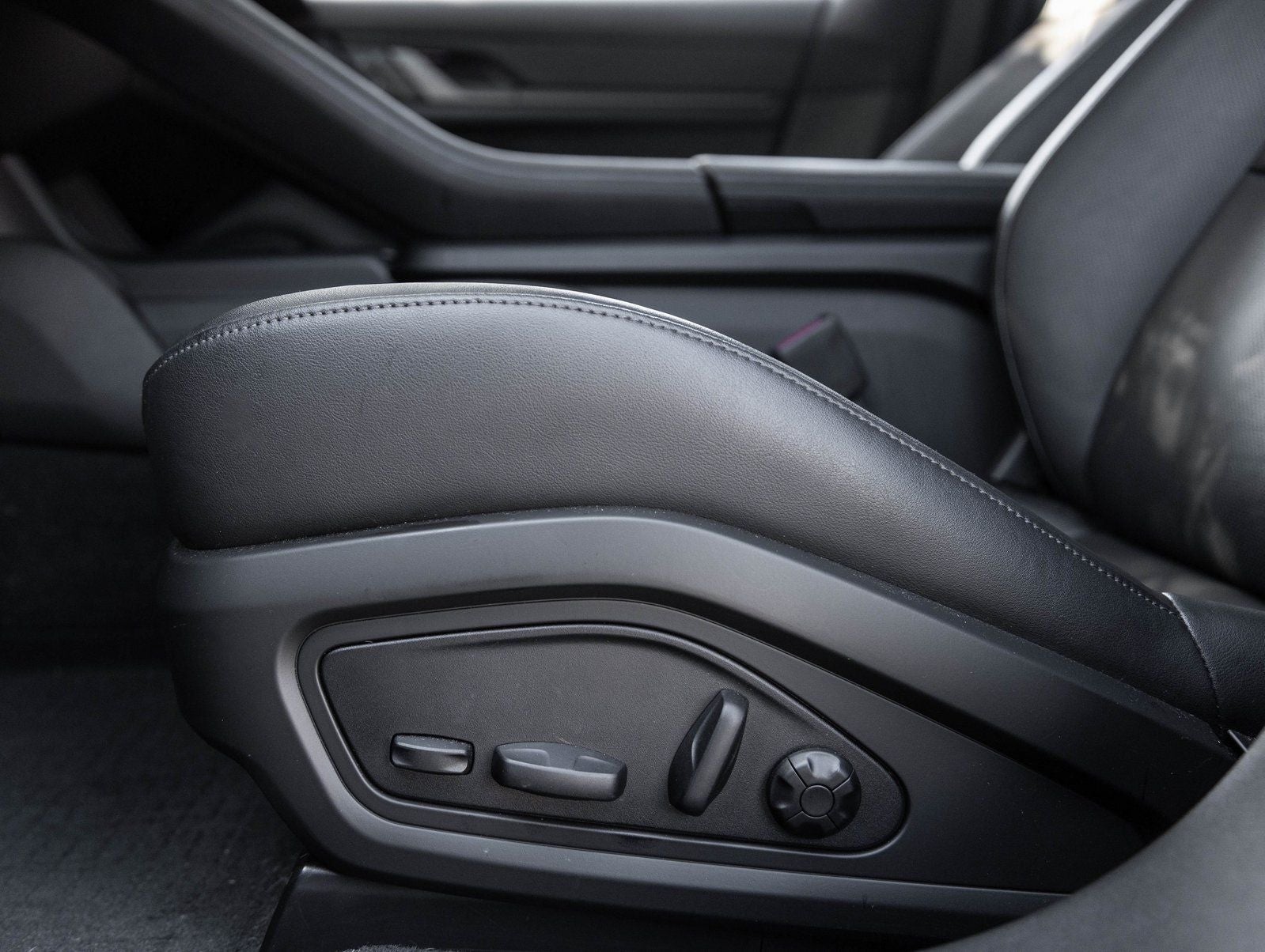 2025 Porsche Taycan Taycan