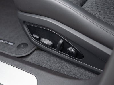 2025 Porsche Taycan Taycan