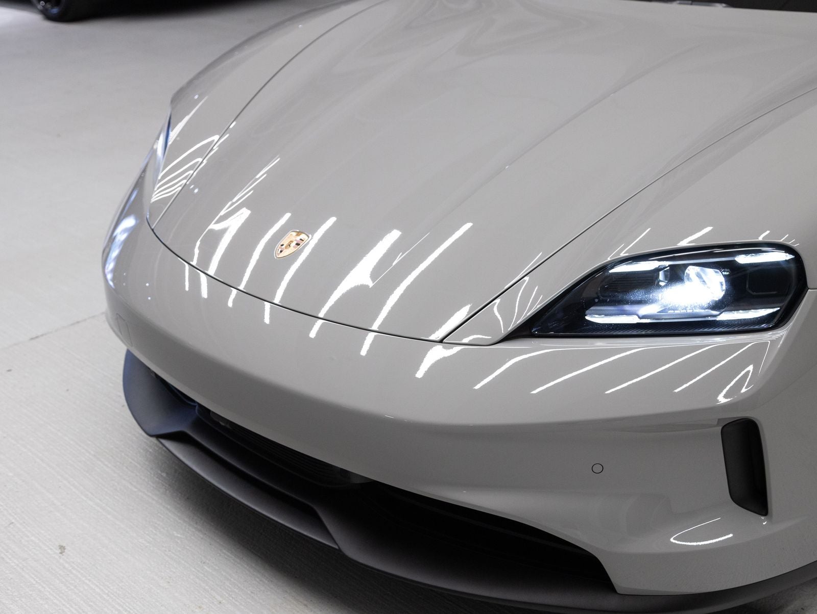 2026 Porsche Taycan 4