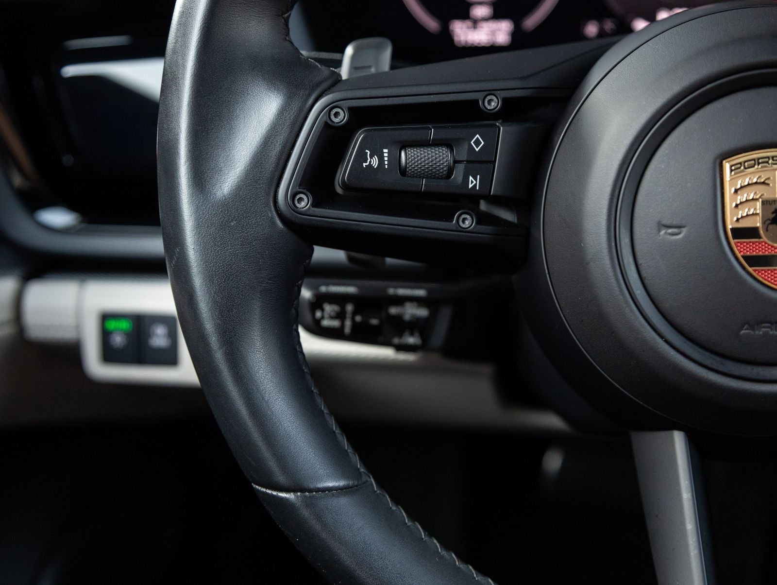 2024 Porsche Panamera 4