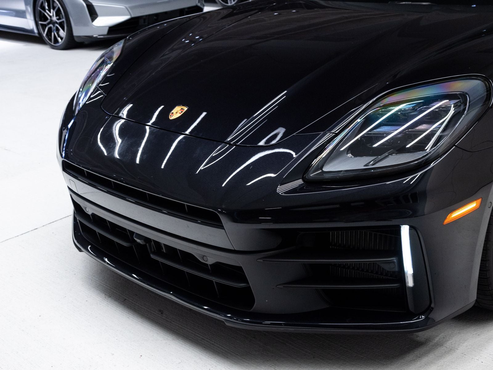 2024 Porsche Panamera 4