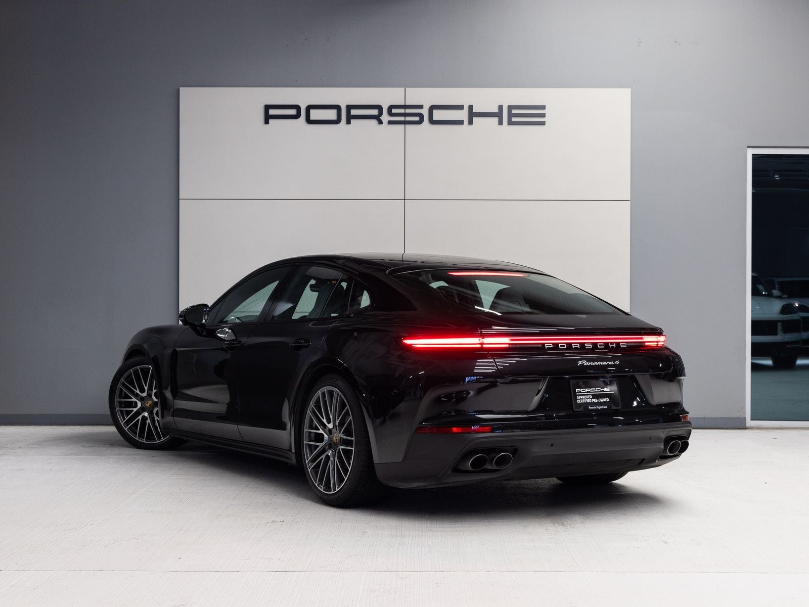 2024 Porsche Panamera 4