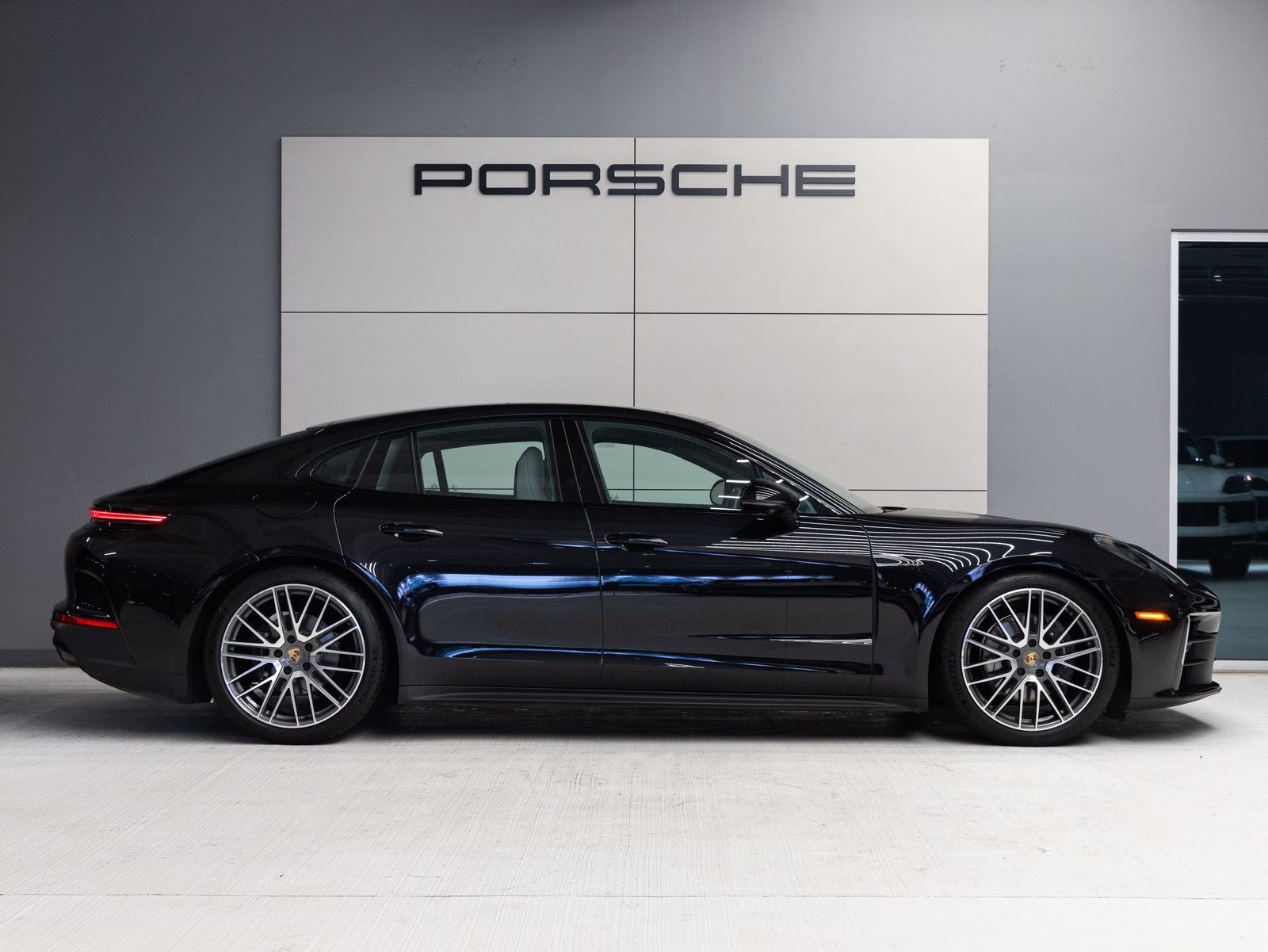 2024 Porsche Panamera 4