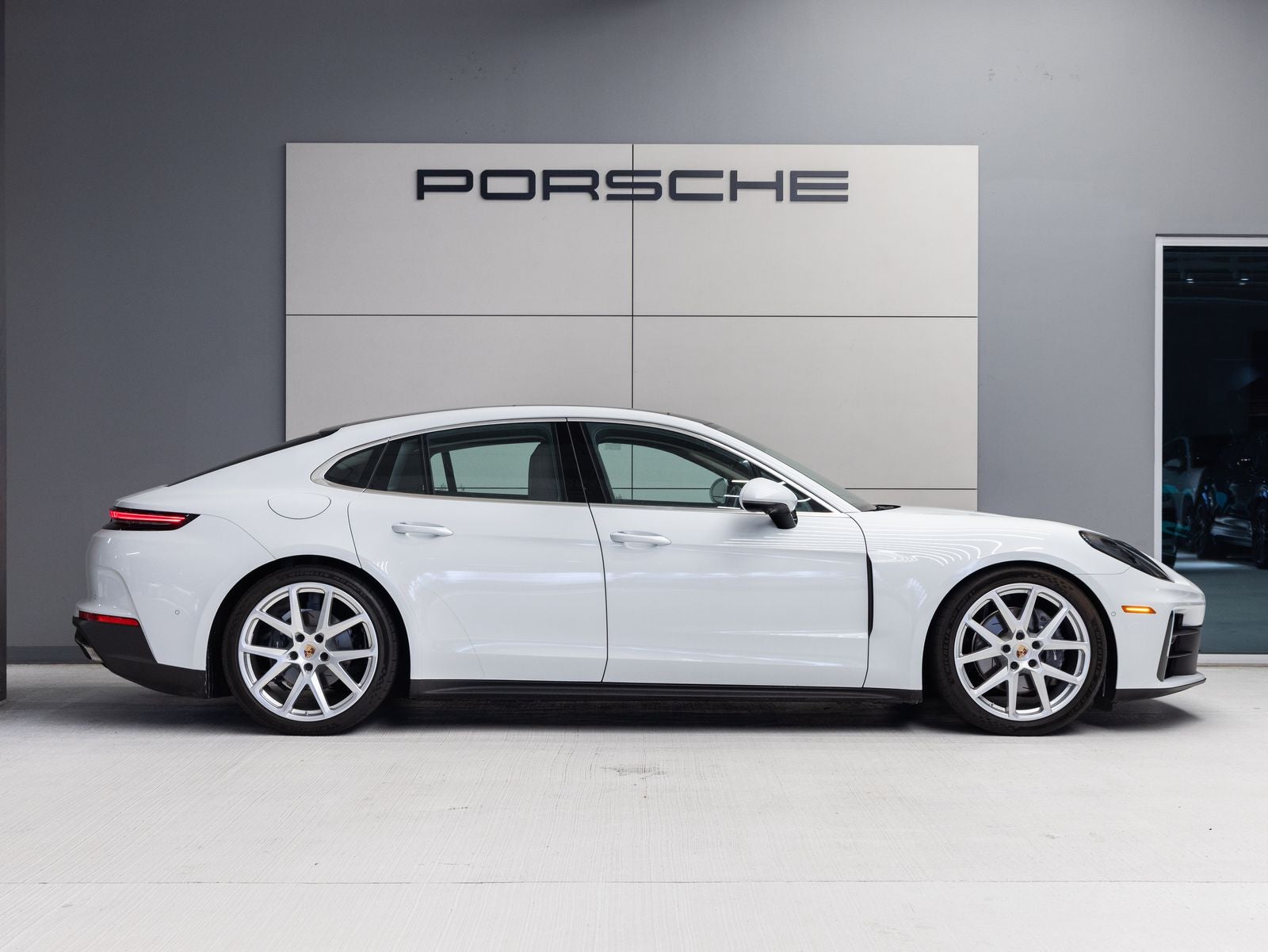 2025 Porsche Panamera Panamera