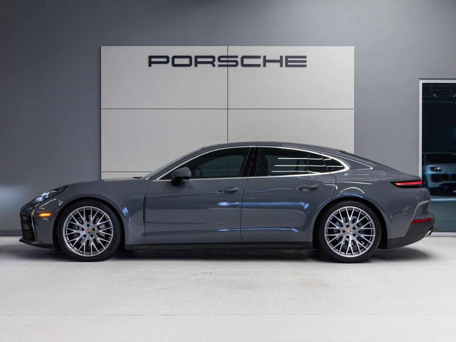 2025 Porsche Panamera Panamera