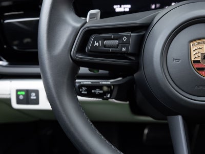 2025 Porsche Panamera RWD