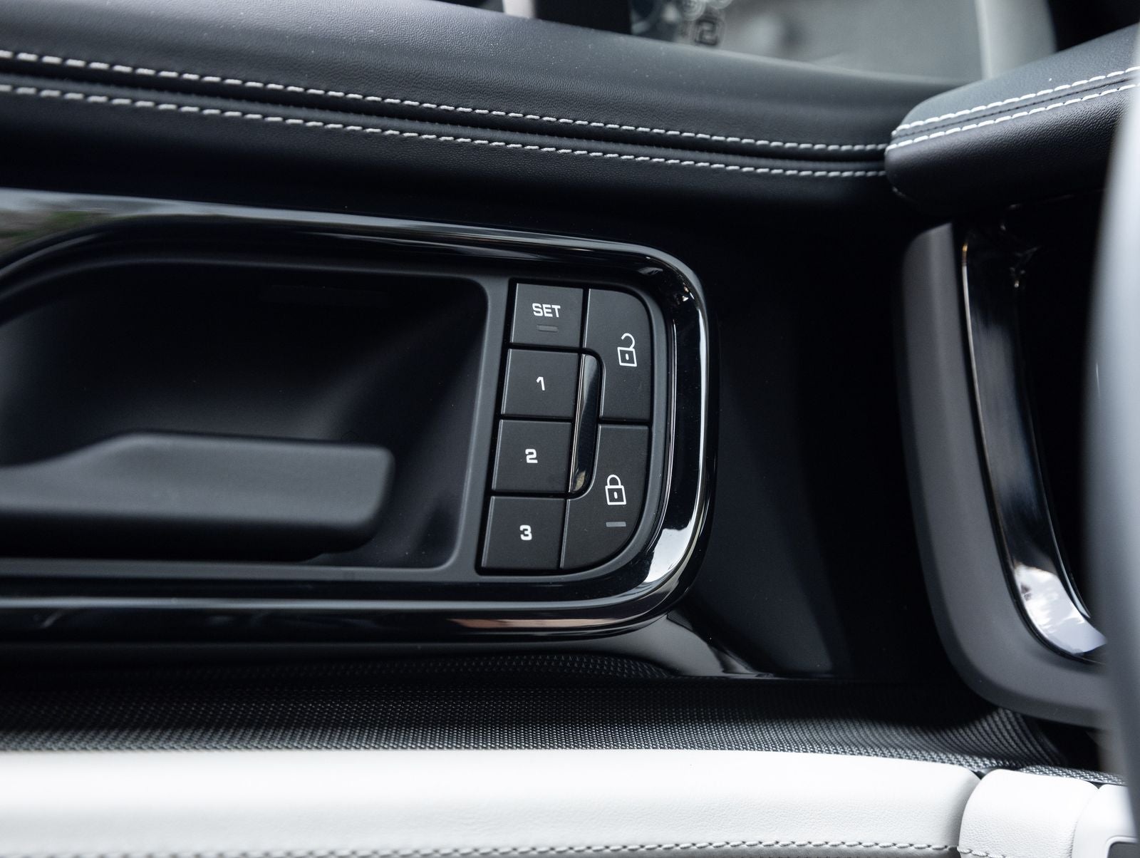 2025 Porsche Panamera RWD