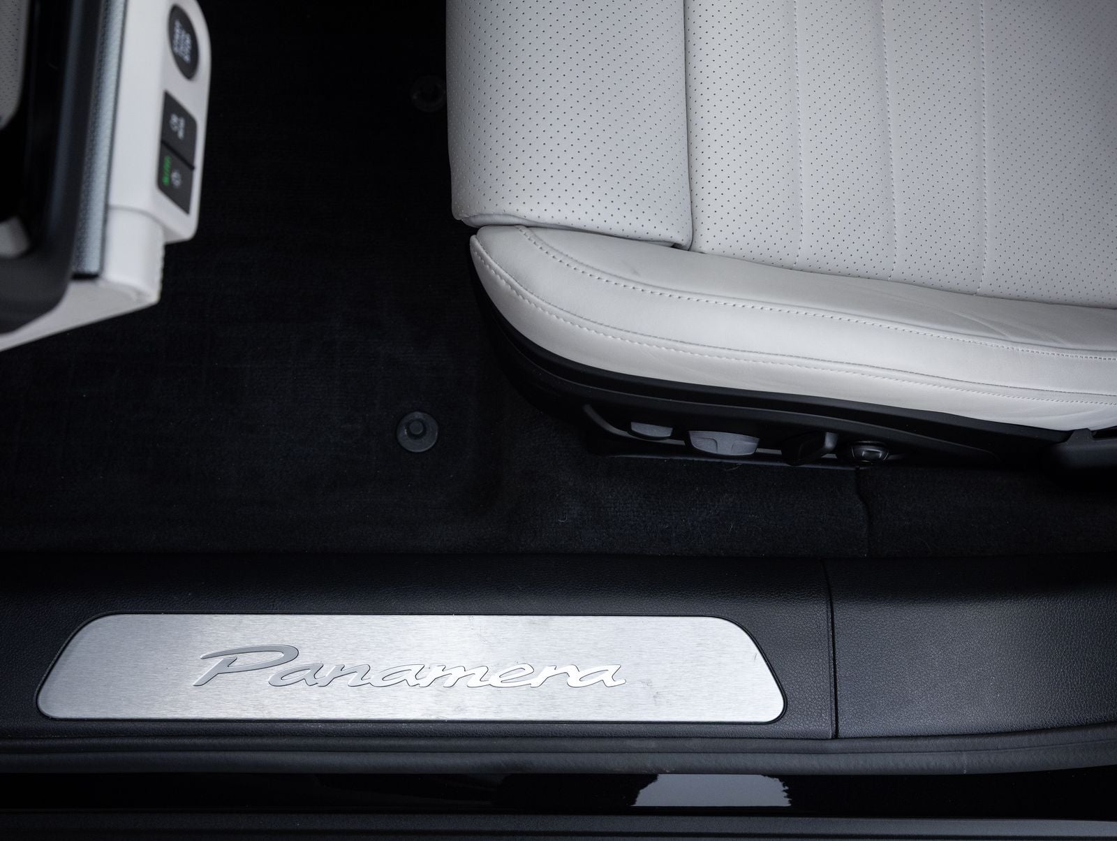 2025 Porsche Panamera RWD