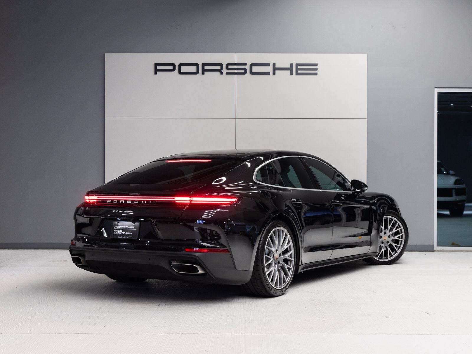 2025 Porsche Panamera RWD