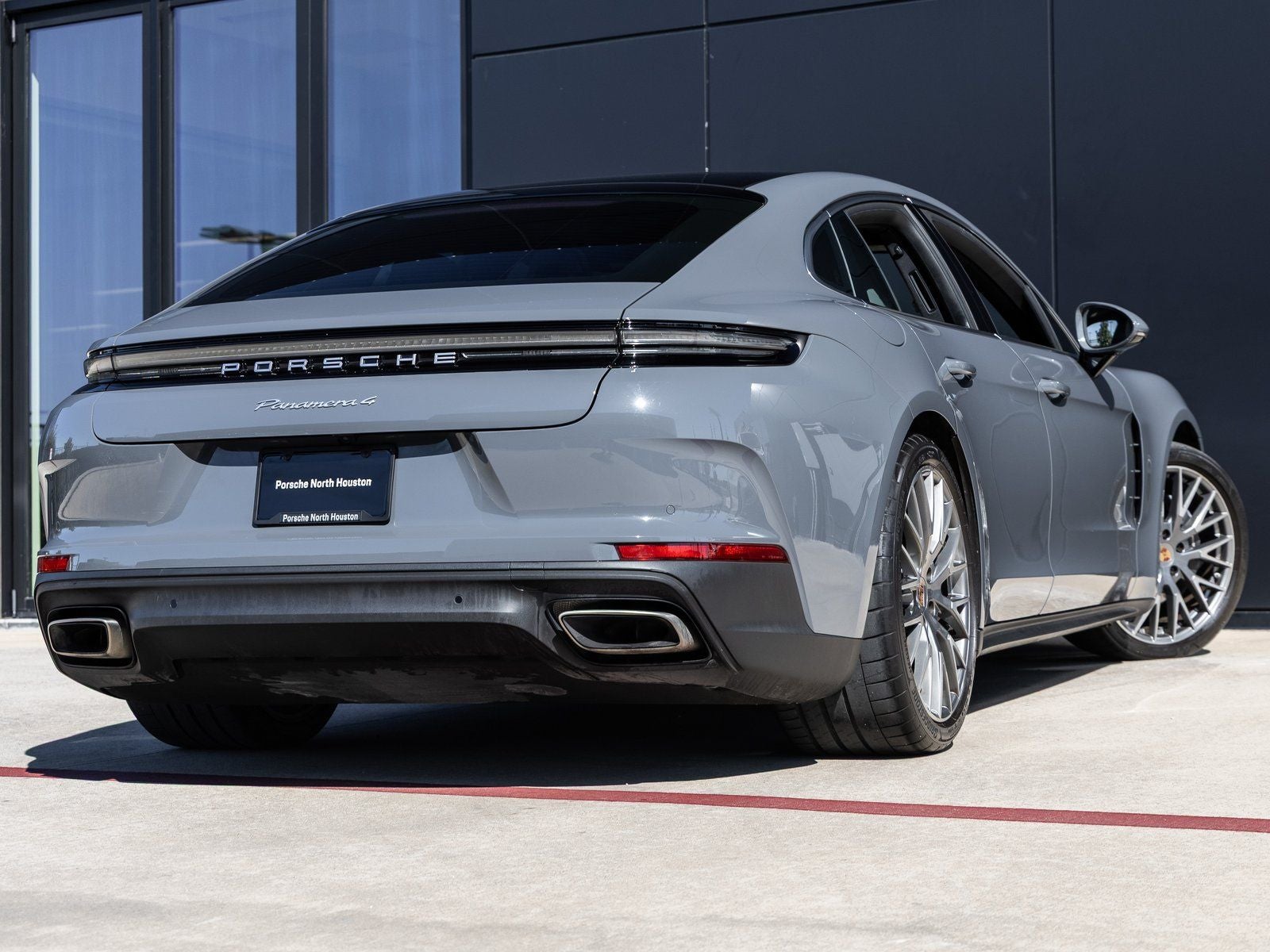 2025 Porsche Panamera 4