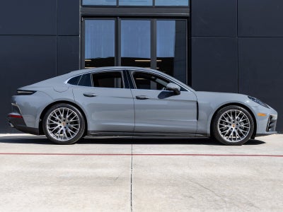 2025 Porsche Panamera 4