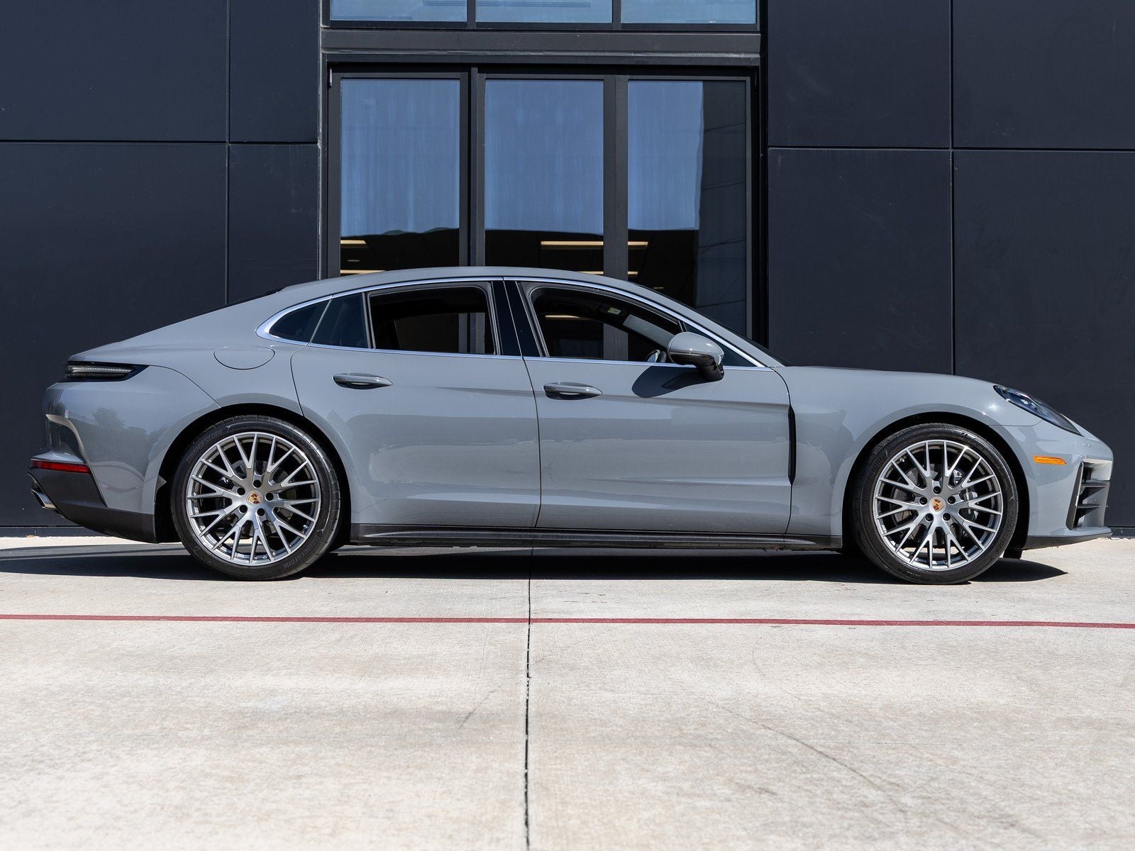 2025 Porsche Panamera 4