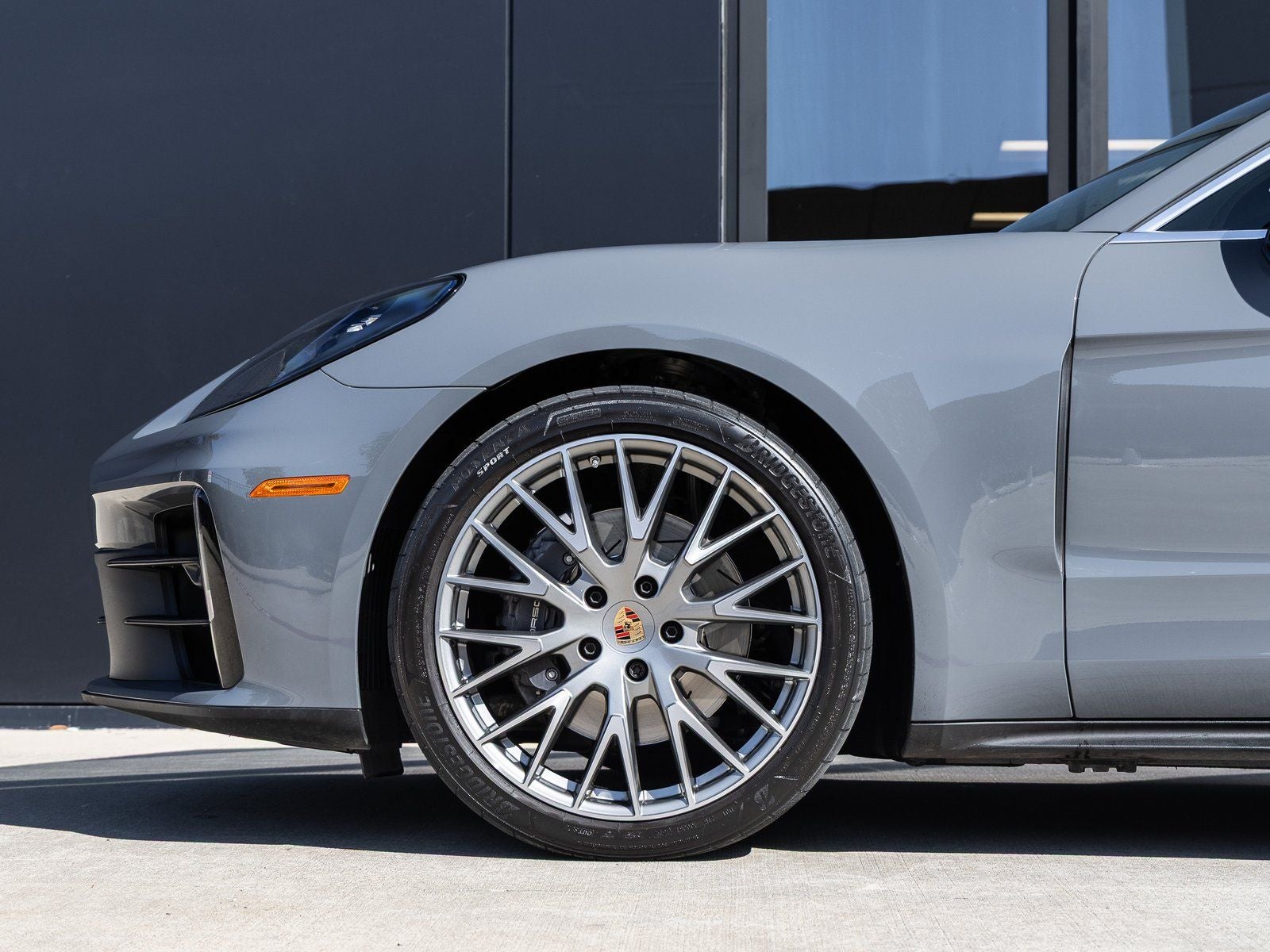 2025 Porsche Panamera 4