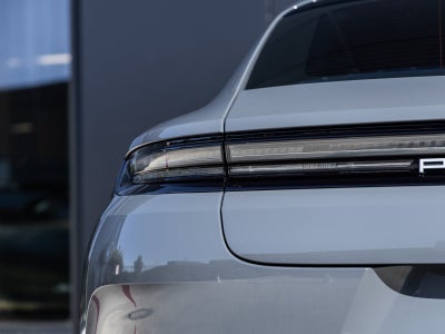 2025 Porsche Panamera 4