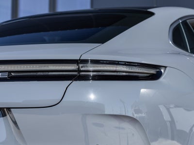 2025 Porsche Panamera 4