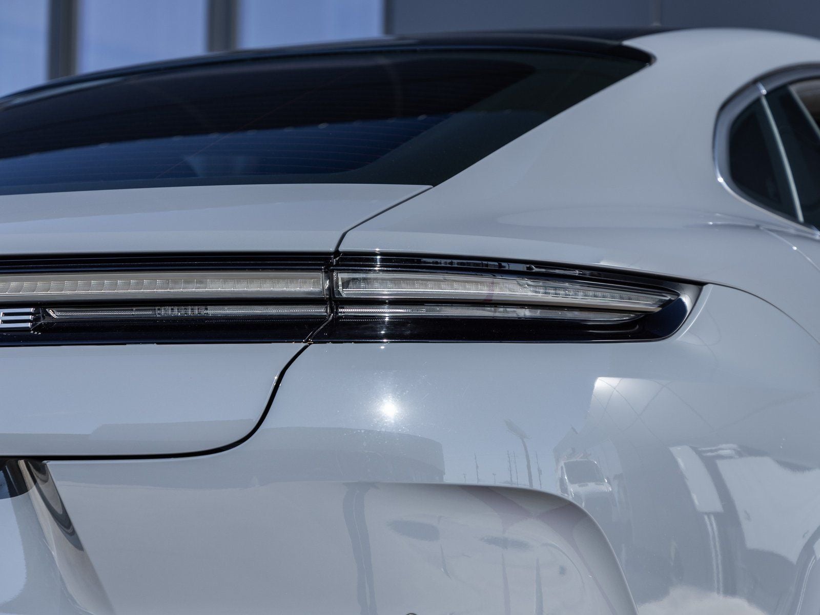 2025 Porsche Panamera 4