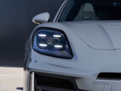 2025 Porsche Panamera 4