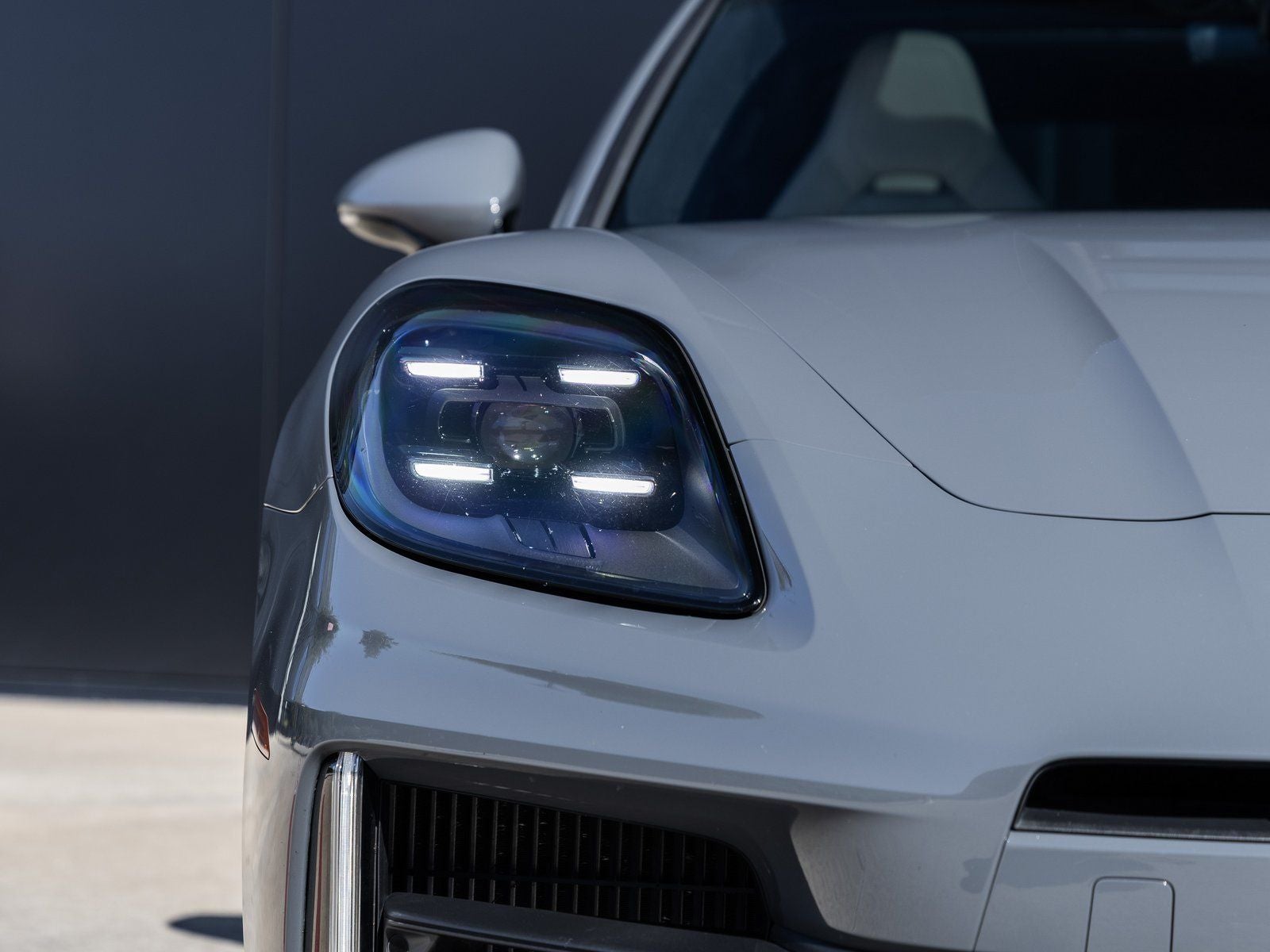 2025 Porsche Panamera 4