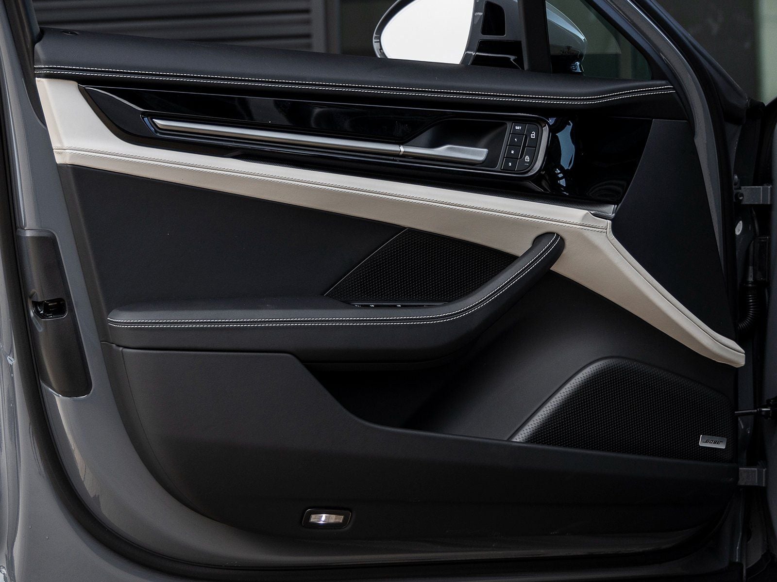 2025 Porsche Panamera 4