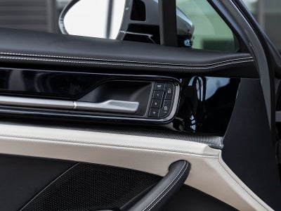 2025 Porsche Panamera 4