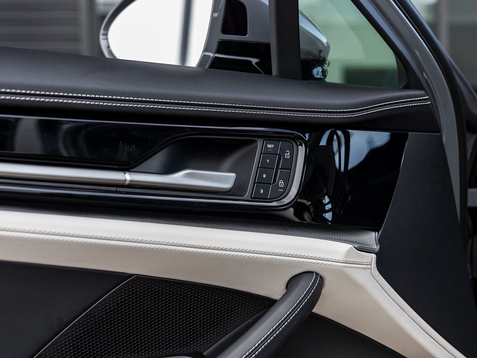 2025 Porsche Panamera 4