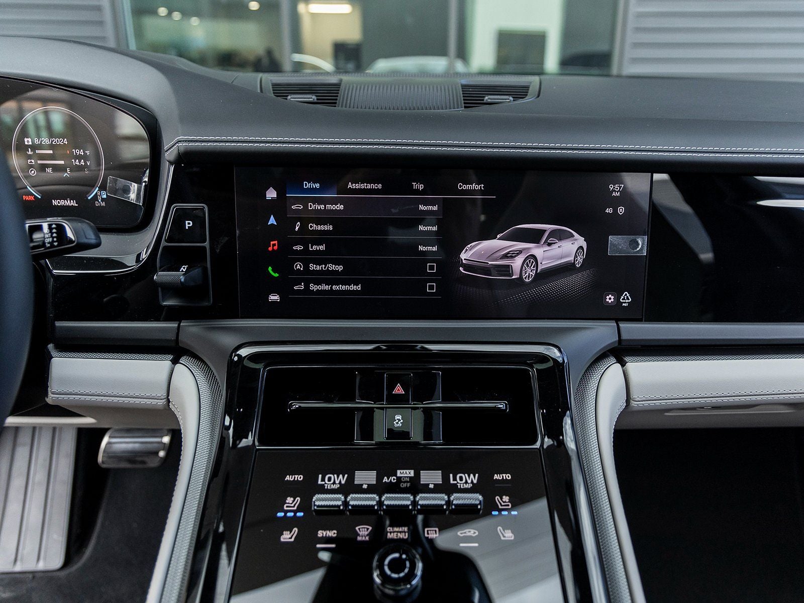 2025 Porsche Panamera 4
