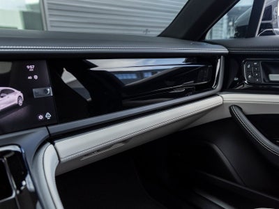 2025 Porsche Panamera 4