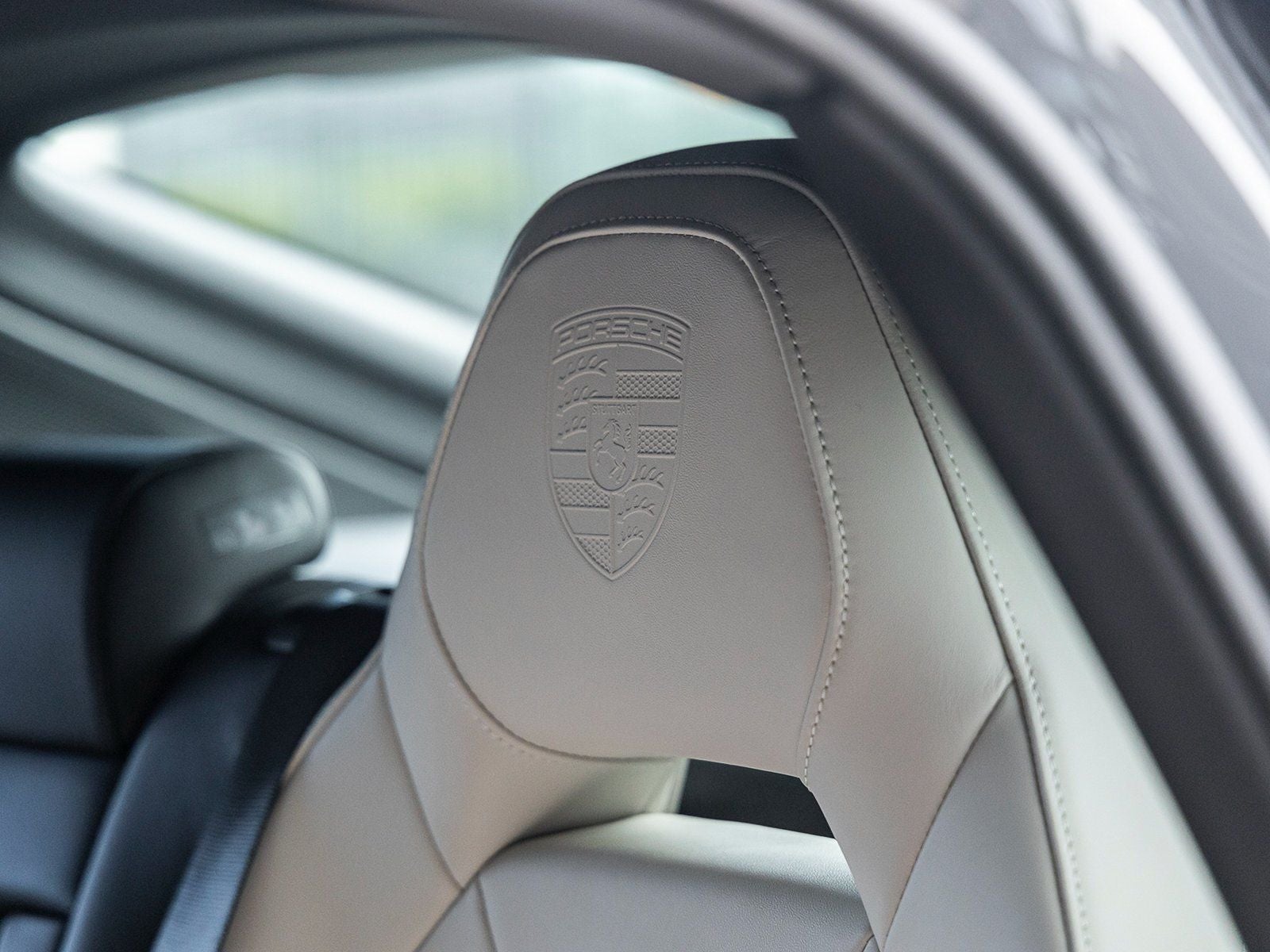 2025 Porsche Panamera 4
