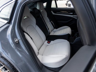 2025 Porsche Panamera 4