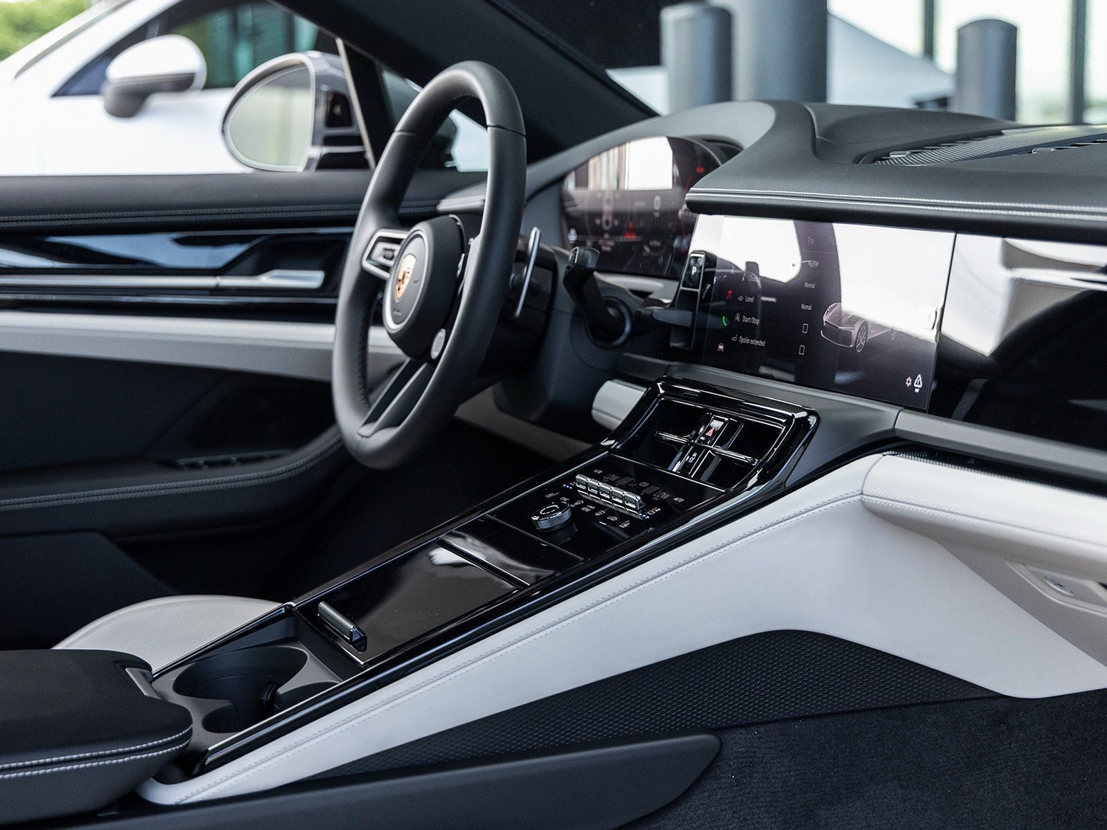 2025 Porsche Panamera 4
