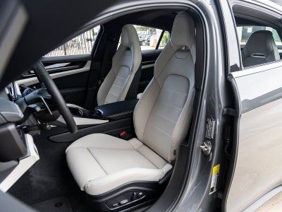 2025 Porsche Panamera 4